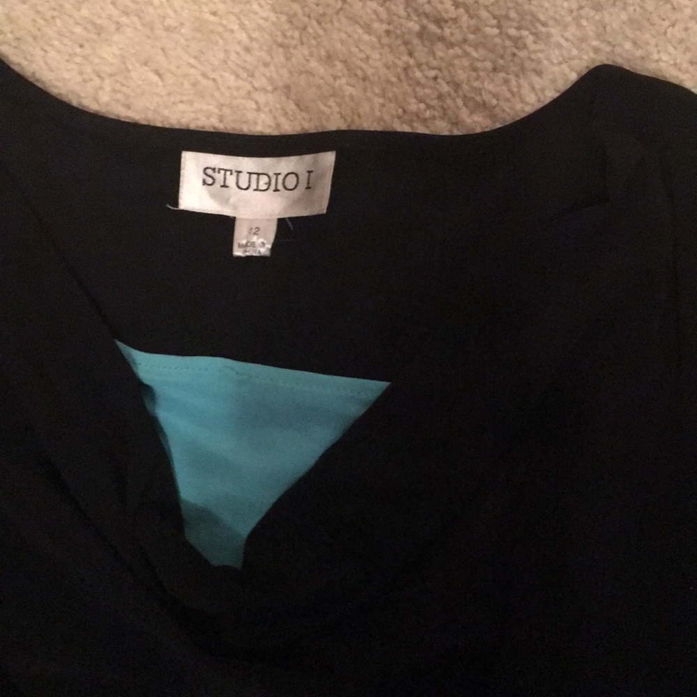 Blouse 👚 - Picture 2 of 4